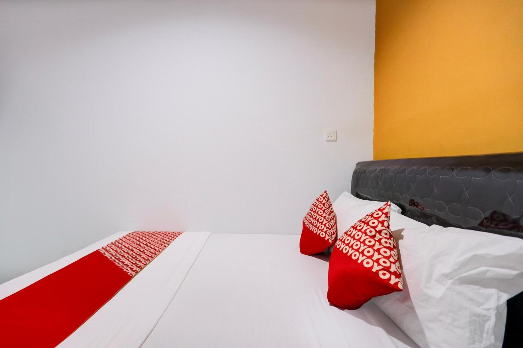Super Oyo Capital O 93076 Batam Backpacker Guesthouse 2 Pembunuh Eksteriør billede