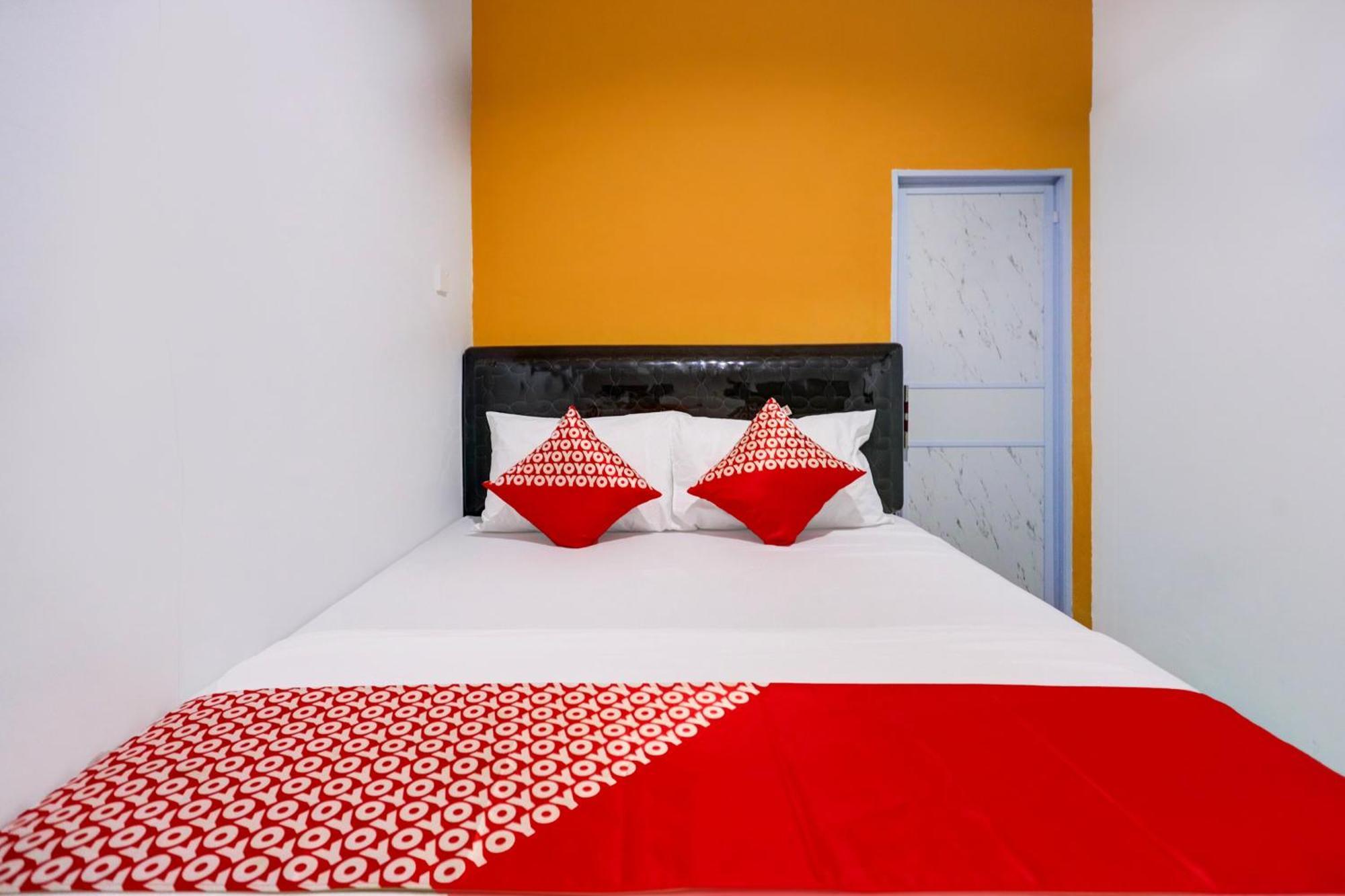 Super Oyo Capital O 93076 Batam Backpacker Guesthouse 2 Pembunuh Eksteriør billede