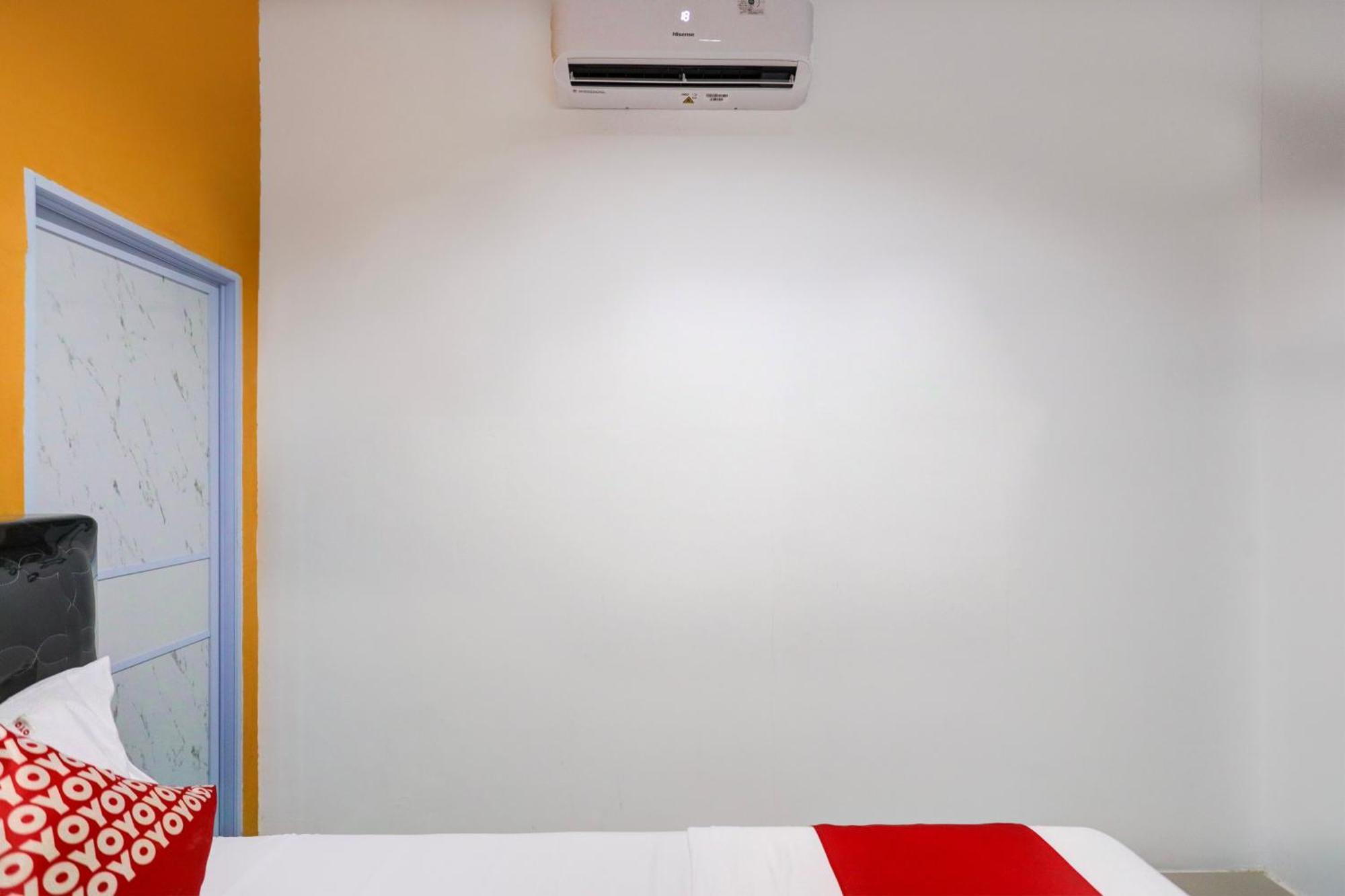 Super Oyo Capital O 93076 Batam Backpacker Guesthouse 2 Pembunuh Eksteriør billede